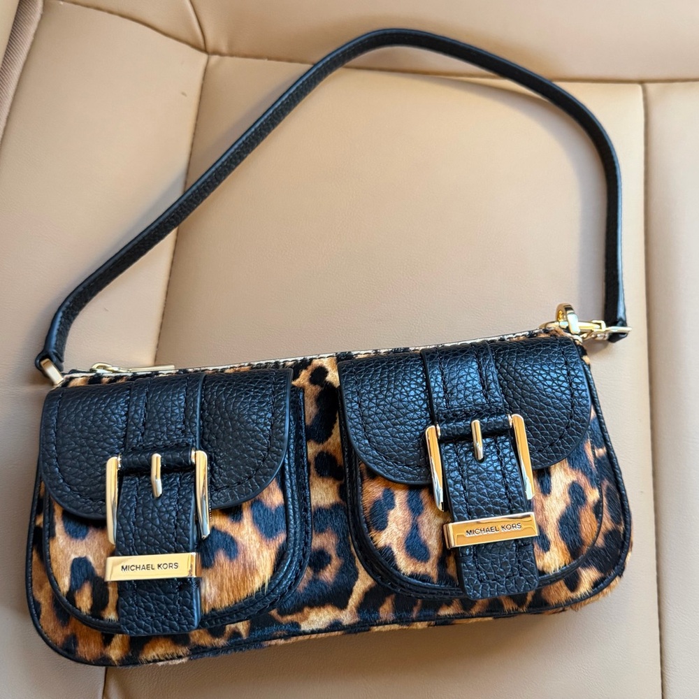 ✨Host pick✨Michael Kors Leopard 100% leather Shoulder Bag - Picture 3 of 8